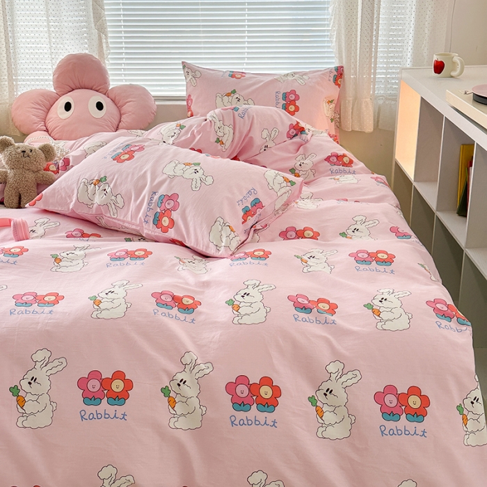 91家纺网 家纺一手货源 找家纺 昔可 2023新款全棉萌趣卡通四件套 萝卜兔兔