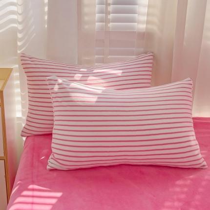 91家纺网 家纺一手货源 找家纺 （总）丽涵 2023秋冬新品多巴胺风格牛奶绒条纹枕套