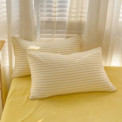 91家纺网 家纺一手货源 找家纺 （总）丽涵 2023秋冬新品多巴胺风格牛奶绒条纹枕套