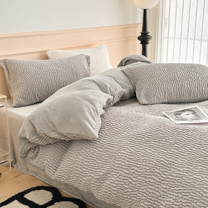 91家纺网 家纺一手货源 找家纺 昔可 2023新款纯色泡芙云朵绒四件套 大象灰