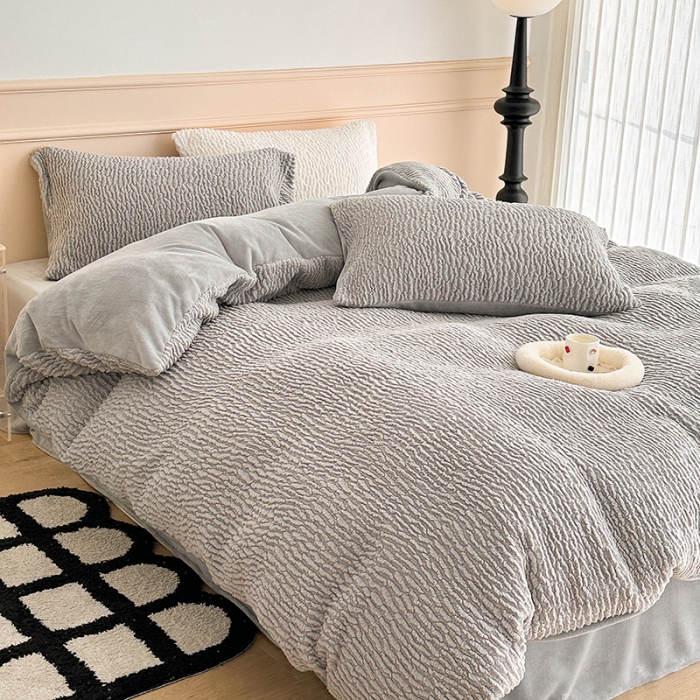 91家纺网 家纺一手货源 找家纺 昔可 2023新款纯色泡芙云朵绒四件套 大象灰