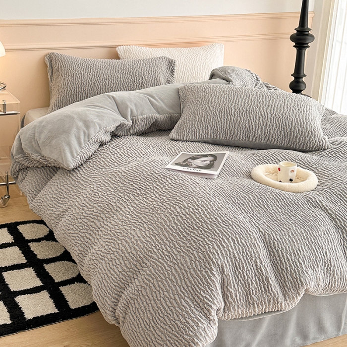 91家纺网 家纺一手货源 找家纺 昔可 2023新款纯色泡芙云朵绒四件套 大象灰