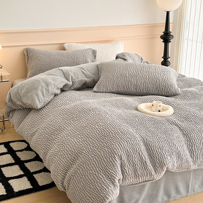 91家纺网 家纺一手货源 找家纺 昔可 2023新款纯色泡芙云朵绒四件套 大象灰