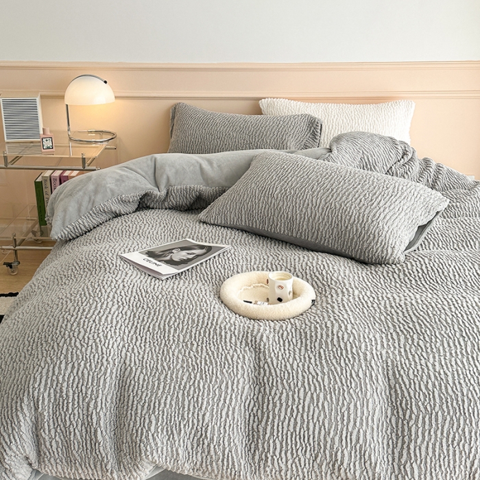 91家纺网 家纺一手货源 找家纺 昔可 2023新款纯色泡芙云朵绒四件套 大象灰