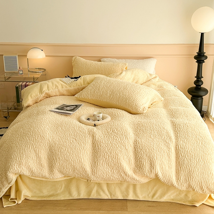 91家纺网 家纺一手货源 找家纺 昔可 2023新款纯色泡芙云朵绒四件套 糯糯奶黄