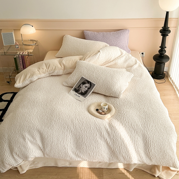 91家纺网 家纺一手货源 找家纺 昔可 2023新款纯色泡芙云朵绒四件套 千金白