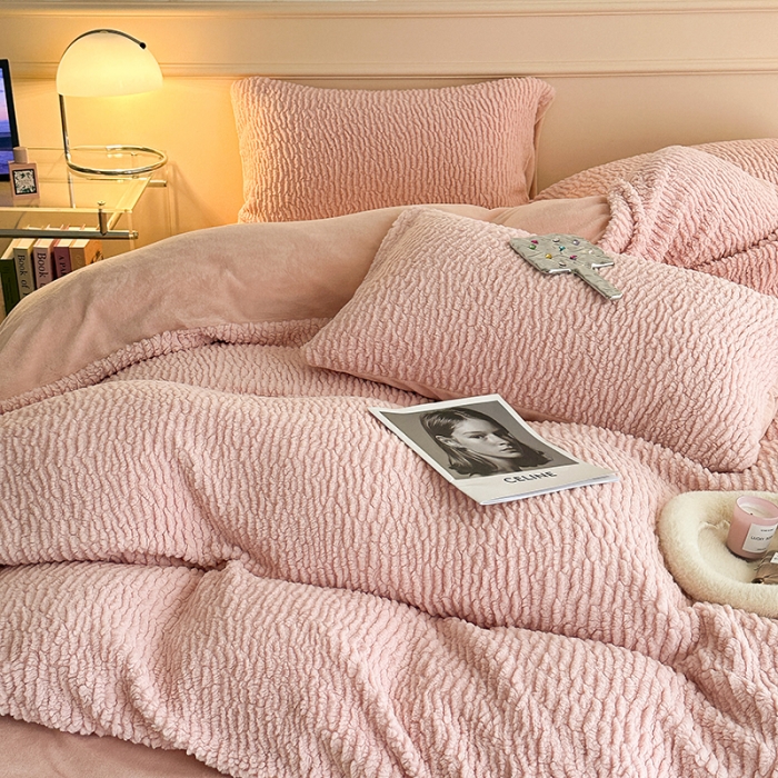 91家纺网 家纺一手货源 找家纺 昔可 2023新款纯色泡芙云朵绒四件套 珊瑚粉