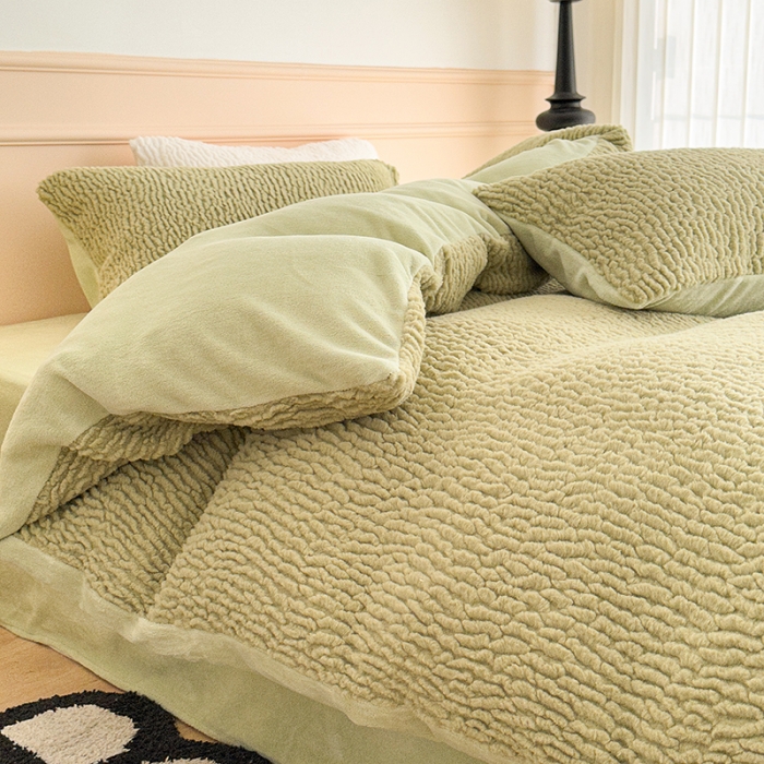 91家纺网 家纺一手货源 找家纺 昔可 2023新款纯色泡芙云朵绒四件套 松叶绿