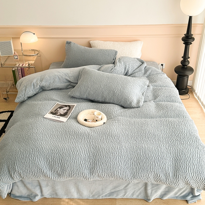 91家纺网 家纺一手货源 找家纺 昔可 2023新款纯色泡芙云朵绒四件套 雾霾蓝