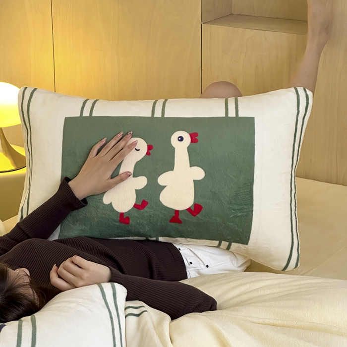 91家纺网 家纺一手货源 找家纺 昔可 2023新款大版数码印花牛奶绒四件套 简约绿条鸭鸭