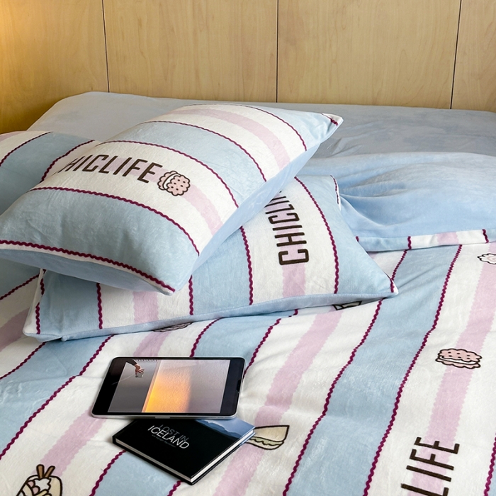 91家纺网 家纺一手货源 找家纺 昔可 2023新款大版数码印花牛奶绒四件套 美食派对