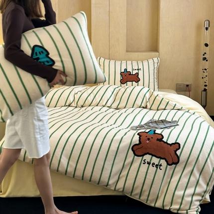 昔可 2023新款大版数码印花牛奶绒四件套 圣诞帽狗狗