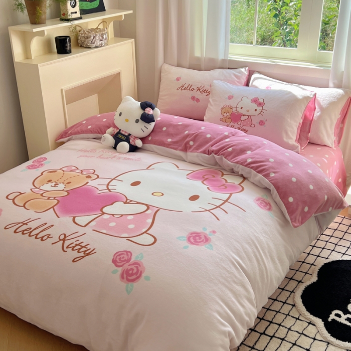 91家纺网 家纺一手货源 找家纺 （总）三朵 2023新款三丽鸥牛奶绒数码印花大版系列四件套