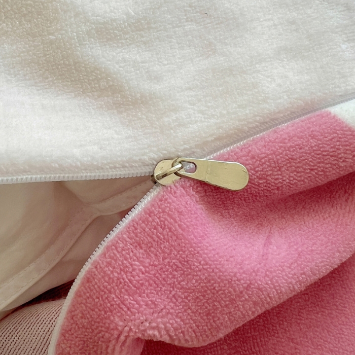 91家纺网 家纺一手货源 找家纺 （总）三朵 2023新款三丽鸥牛奶绒数码印花大版系列四件套