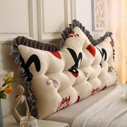 91家纺网 家纺一手货源 找家纺 （总）永光 2023新款牛奶绒印花皇冠大靠背床头靠垫家居靠枕软包