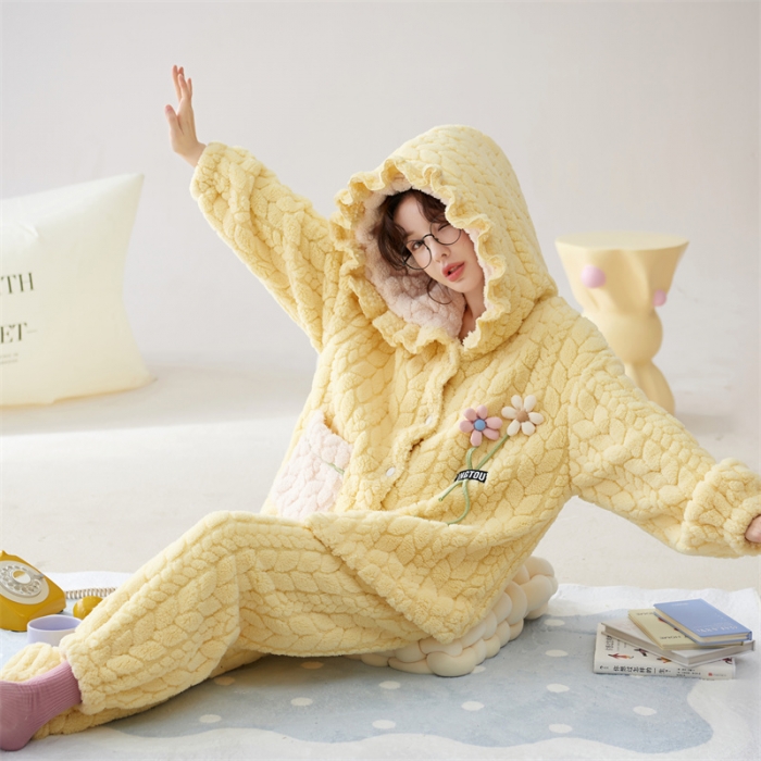 91家纺网 家纺一手货源 找家纺 洛兰沙 2023新款家居服w006