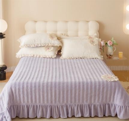 91家纺网 家纺一手货源 找家纺 菊上家纺 2023新款加厚牛奶绒刺绣超保暖单床盖 花茜紫