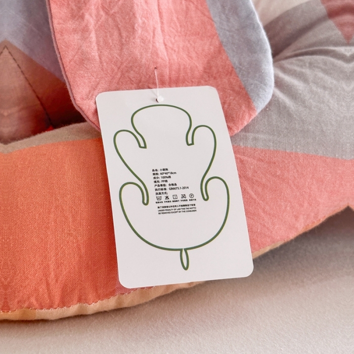 91家纺网 家纺一手货源 找家纺 三沁 2023新款直播爆款福利款纯棉色织水洗棉格子小狗抱枕 七彩格