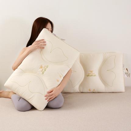 91家纺网 家纺一手货源 找家纺 梦叶草2023新款周庄梦蝶蚕丝蛋白枕头枕芯 周庄梦蝶枕-象牙白