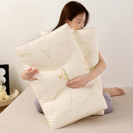 91家纺网 家纺一手货源 找家纺 梦叶草2023新款周庄梦蝶蚕丝蛋白枕头枕芯 周庄梦蝶枕-象牙白