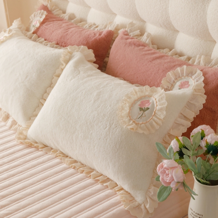 91家纺网 家纺一手货源 找家纺 （总）胜权 AB版仿兔绒牛奶绒加厚韩国绒刺绣夹棉床盖单件保暖三件套