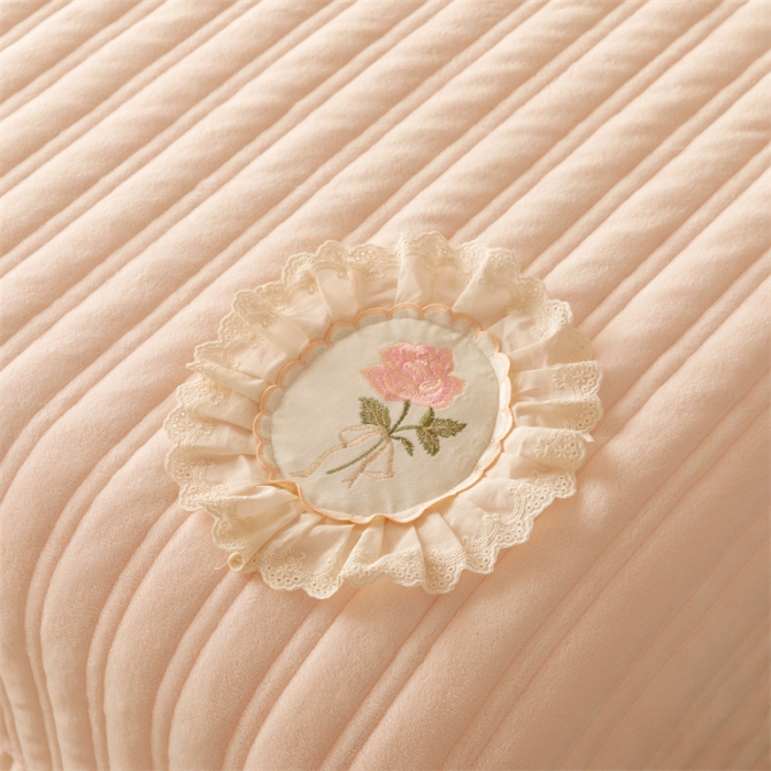 91家纺网 家纺一手货源 找家纺 （总）胜权 AB版仿兔绒牛奶绒加厚韩国绒刺绣夹棉床盖单件保暖三件套