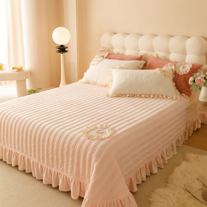 91家纺网 家纺一手货源 找家纺 （总）胜权 AB版仿兔绒牛奶绒加厚韩国绒刺绣夹棉床盖单件保暖三件套