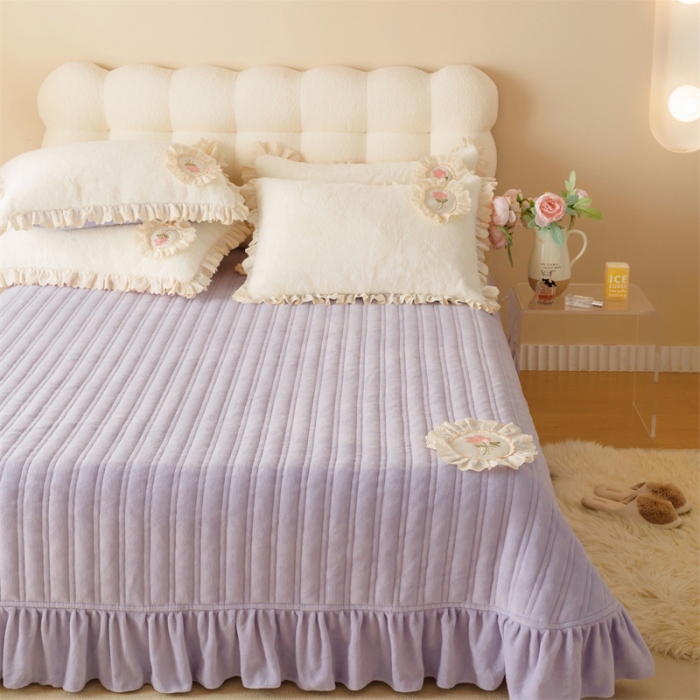 91家纺网 家纺一手货源 找家纺 胜权 AB版仿兔绒牛奶绒加厚韩国绒刺绣夹棉床盖单件保暖三件套 花茜紫