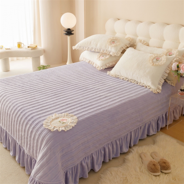 91家纺网 家纺一手货源 找家纺 胜权 AB版仿兔绒牛奶绒加厚韩国绒刺绣夹棉床盖单件保暖三件套 花茜紫