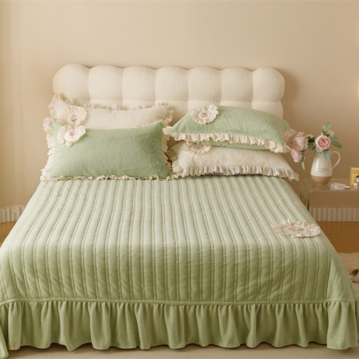 91家纺网 家纺一手货源 找家纺 胜权 AB版仿兔绒牛奶绒加厚韩国绒刺绣夹棉床盖单件保暖三件套 抹茶绿