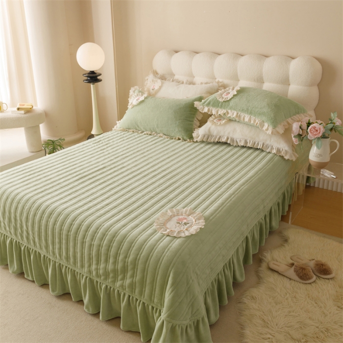 91家纺网 家纺一手货源 找家纺 胜权 AB版仿兔绒牛奶绒加厚韩国绒刺绣夹棉床盖单件保暖三件套 抹茶绿