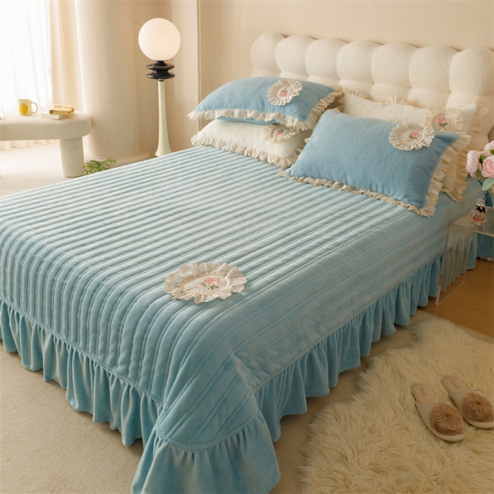 91家纺网 家纺一手货源 找家纺 胜权 AB版仿兔绒牛奶绒加厚韩国绒刺绣夹棉床盖单件保暖三件套 莫奈蓝