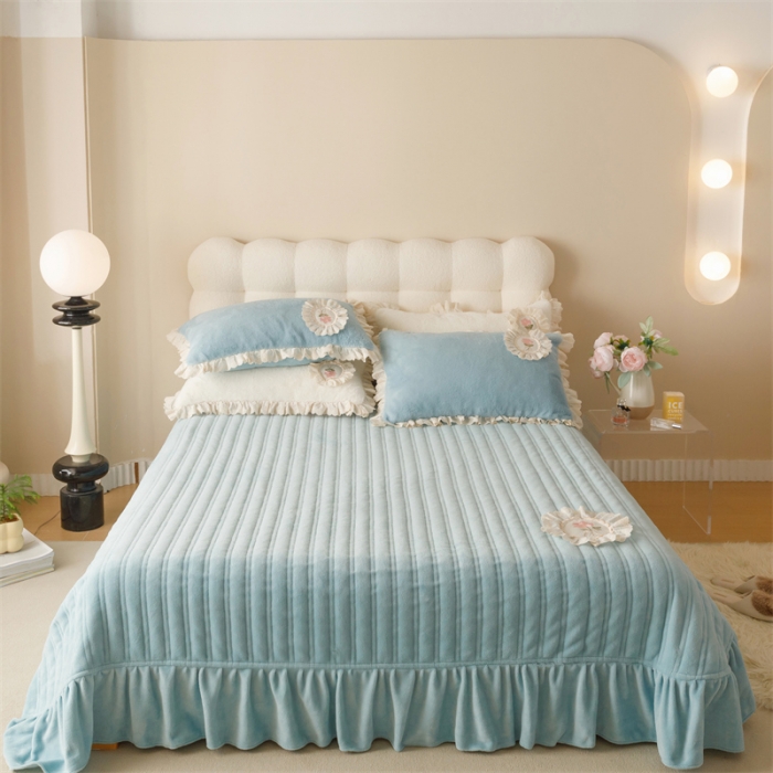 91家纺网 家纺一手货源 找家纺 胜权 AB版仿兔绒牛奶绒加厚韩国绒刺绣夹棉床盖单件保暖三件套 莫奈蓝