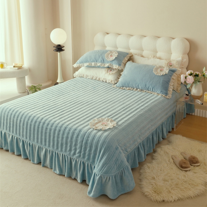 91家纺网 家纺一手货源 找家纺 胜权 AB版仿兔绒牛奶绒加厚韩国绒刺绣夹棉床盖单件保暖三件套 莫奈蓝