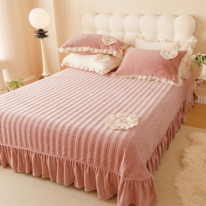 91家纺网 家纺一手货源 找家纺 胜权 AB版仿兔绒牛奶绒加厚韩国绒刺绣夹棉床盖单件保暖三件套 珊瑚粉