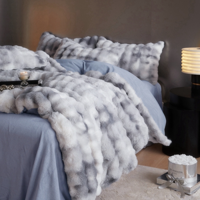 91家纺网 家纺一手货源 找家纺 金奇达家纺 2024秋冬保暖加厚绒类皮草绒四件套-【布拉格】系列 布拉格蓝灰