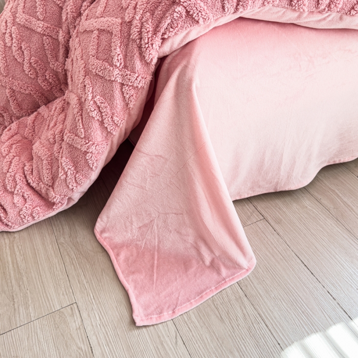 91家纺网 家纺一手货源 找家纺 潮邦创意家居 2025新款跑量款塔芙绒宝宝绒四件套 粉红