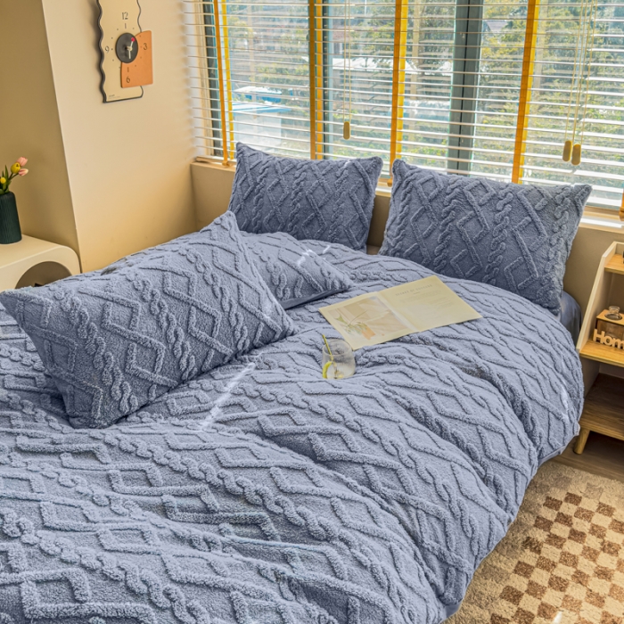 91家纺网 家纺一手货源 找家纺 潮邦创意家居 2025新款跑量款塔芙绒宝宝绒四件套 蓝灰