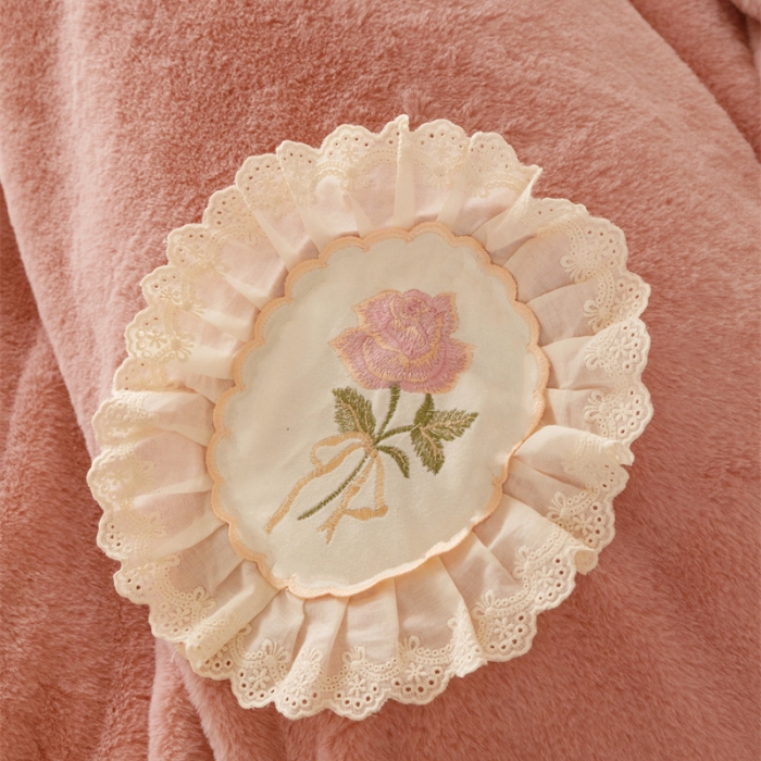 91家纺网 家纺一手货源 找家纺 （总）胜权 新款AB版仿兔绒牛奶绒加厚韩国绒刺绣夹棉床盖四件套