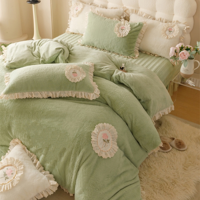 91家纺网 家纺一手货源 找家纺 胜权 新款AB版仿兔绒牛奶绒加厚韩国绒刺绣夹棉床盖四件套 抹茶绿