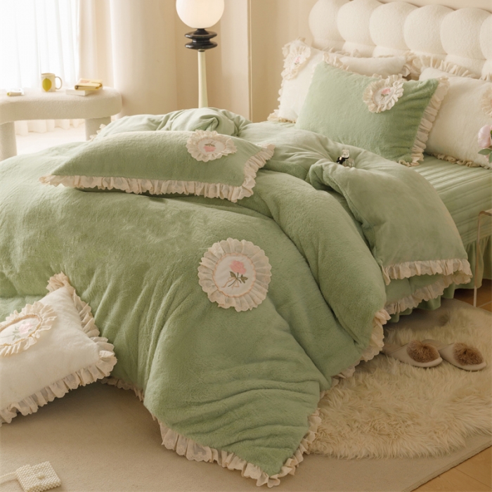 91家纺网 家纺一手货源 找家纺 胜权 新款AB版仿兔绒牛奶绒加厚韩国绒刺绣夹棉床盖四件套 抹茶绿