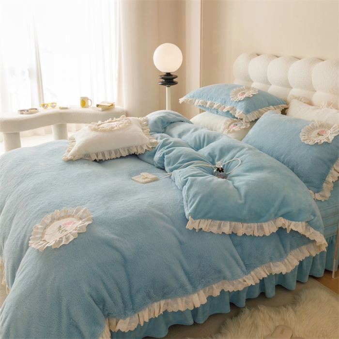 91家纺网 家纺一手货源 找家纺 胜权 新款AB版仿兔绒牛奶绒加厚韩国绒刺绣夹棉床盖四件套 莫奈蓝