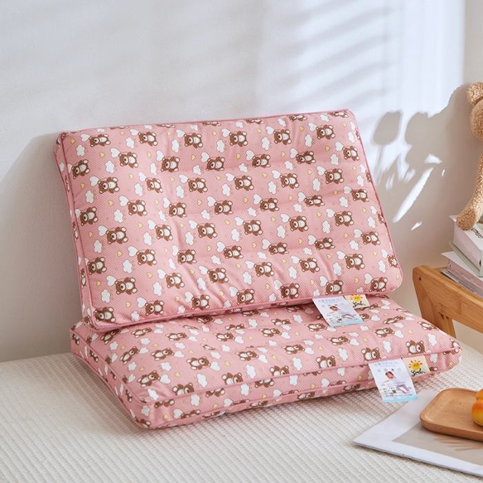 91家纺网 家纺一手货源 找家纺 糖果枕芯 2023新款儿童水晶绒枕芯枕头 爱心熊可粉色