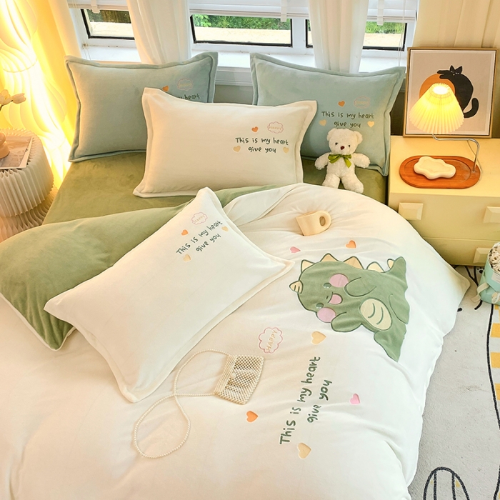 91家纺网 家纺一手货源 找家纺 （总）凡客家居 2023新款牛奶绒贴布绣四件套学生宿舍三件套