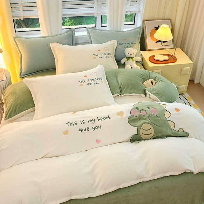 91家纺网 家纺一手货源 找家纺 （总）凡客家居 2023新款牛奶绒贴布绣四件套学生宿舍三件套