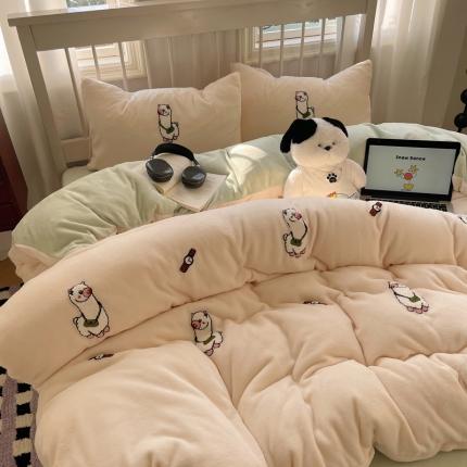 91家纺网 家纺一手货源 找家纺 红嘴企鹅 2025新款牛奶绒四件套 欢乐羊驼