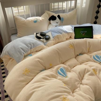 91家纺网 家纺一手货源 找家纺 红嘴企鹅 2025新款牛奶绒四件套 热气球