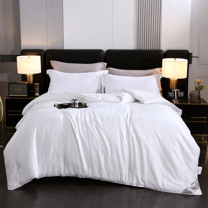 91家纺网 家纺一手货源 找家纺 恒鑫家纺 2023新款提花蚕丝被春秋被保暖被子被芯冬被子母被 月光白