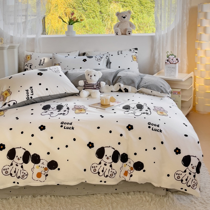 91家纺网 家纺一手货源 找家纺 金丝鸟 2023新款全棉可爱卡通印花小清新四件套-第二批 斑点欢乐狗