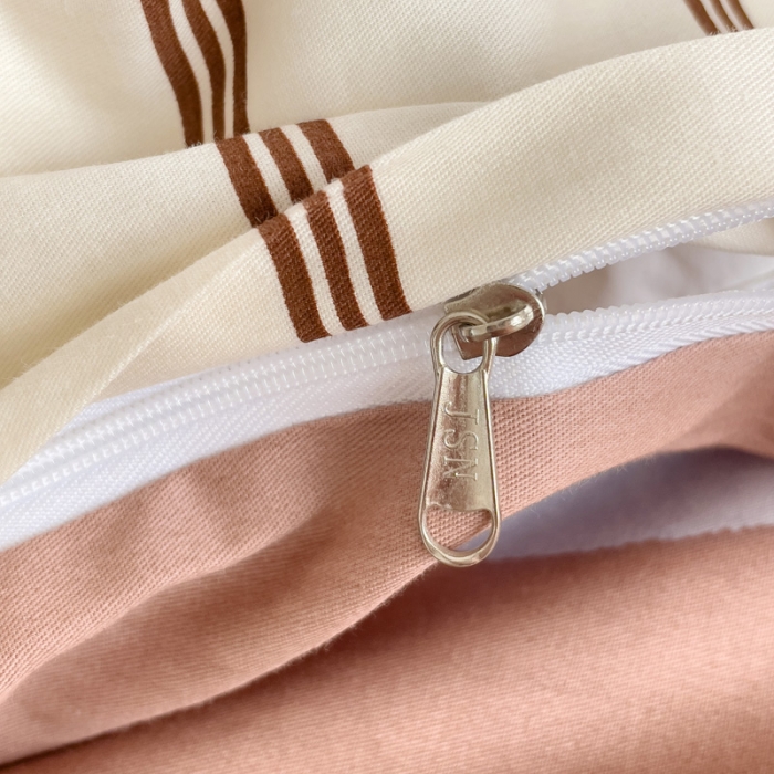 91家纺网 家纺一手货源 找家纺 金丝鸟 2023新款全棉可爱卡通印花小清新四件套-第二批 条纹绅士熊